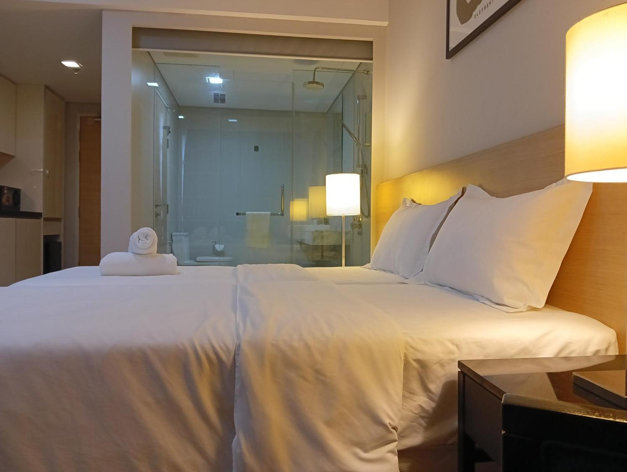 The Straits Suites By Ciconia Malacca Exterior foto