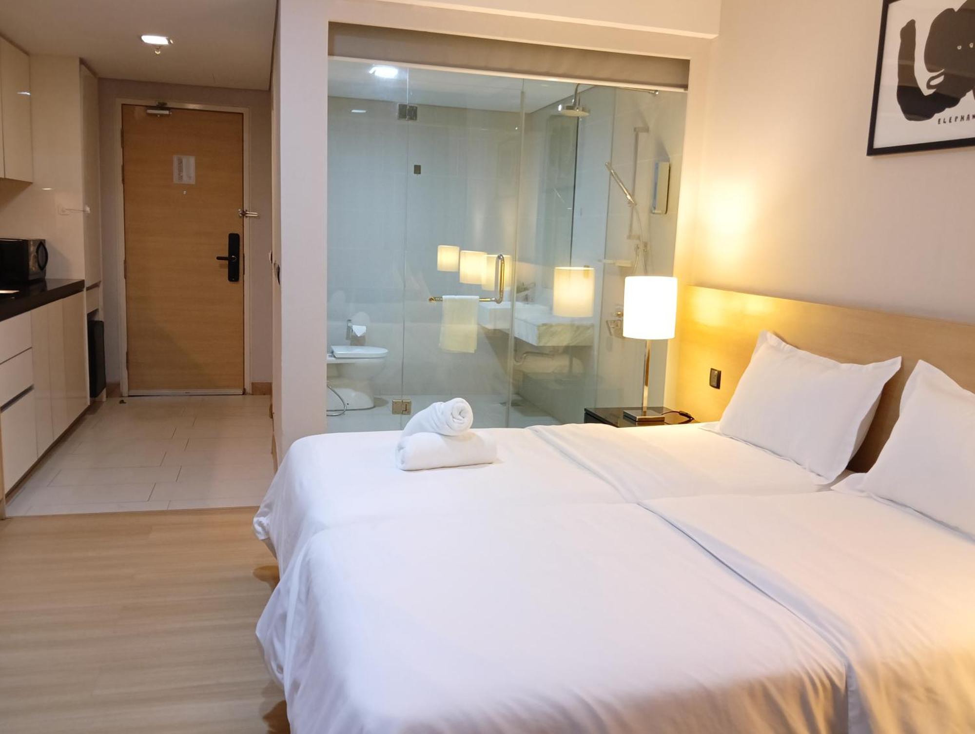 The Straits Suites By Ciconia Malacca Exterior foto